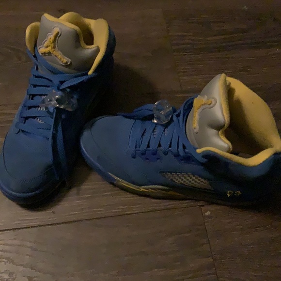 Jordan Size 6.5 - Picture 3 of 4